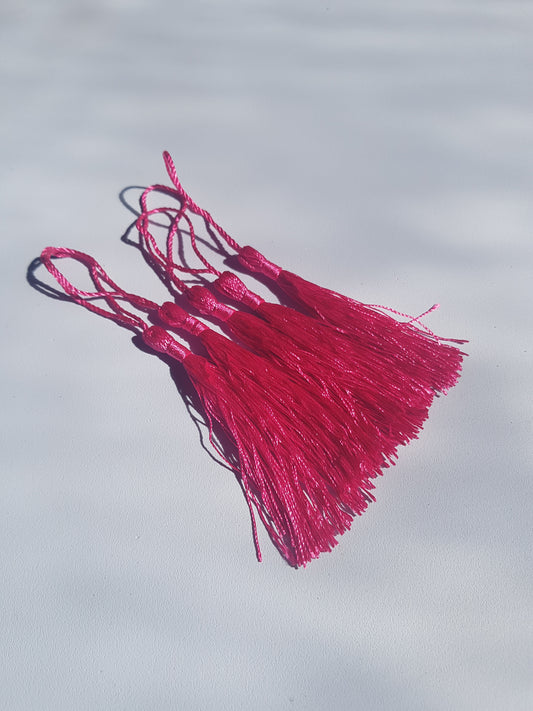 13cm tassels - bright pink