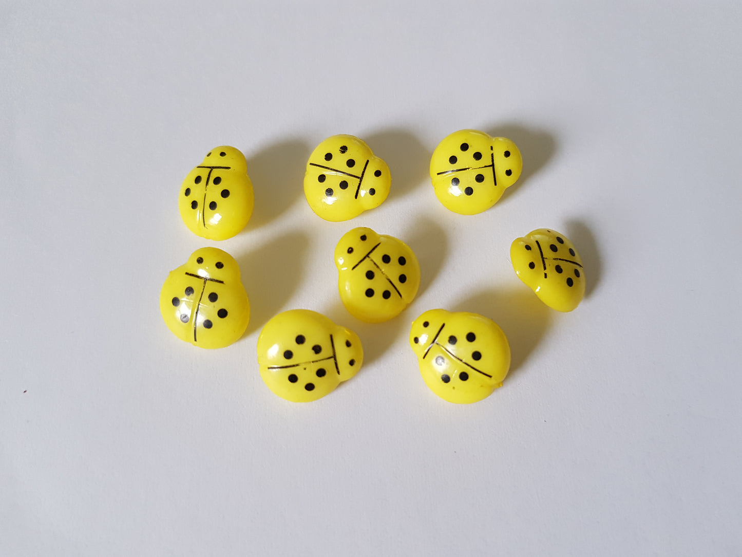 14mm ladybird buttons - bright yellow