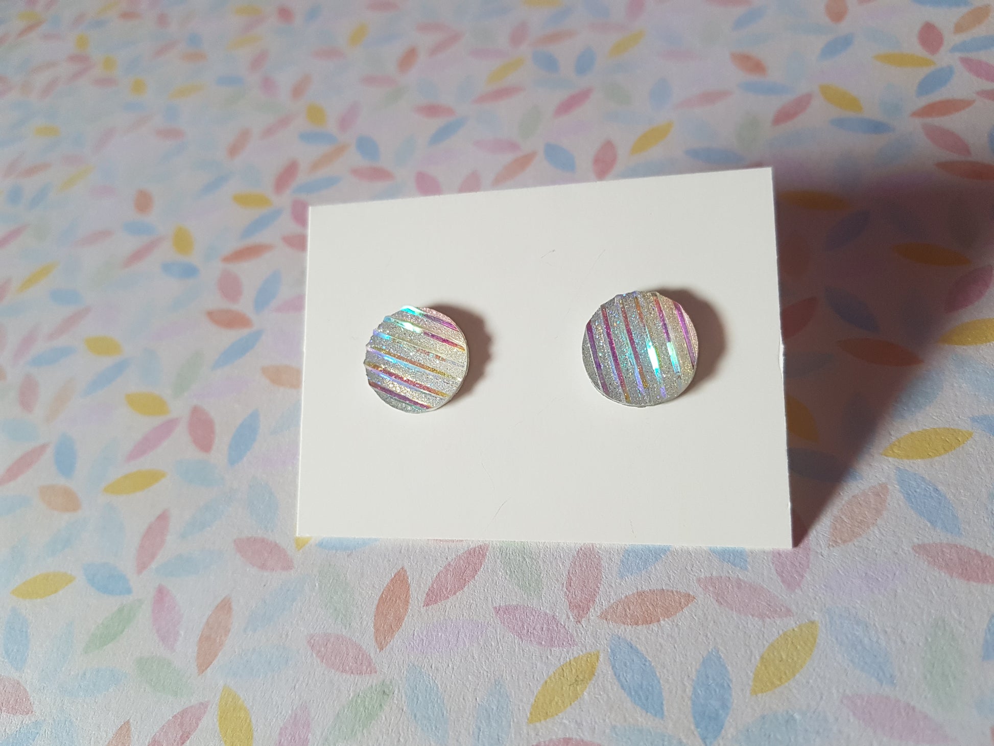 druzy striped stud earrings - round - clear