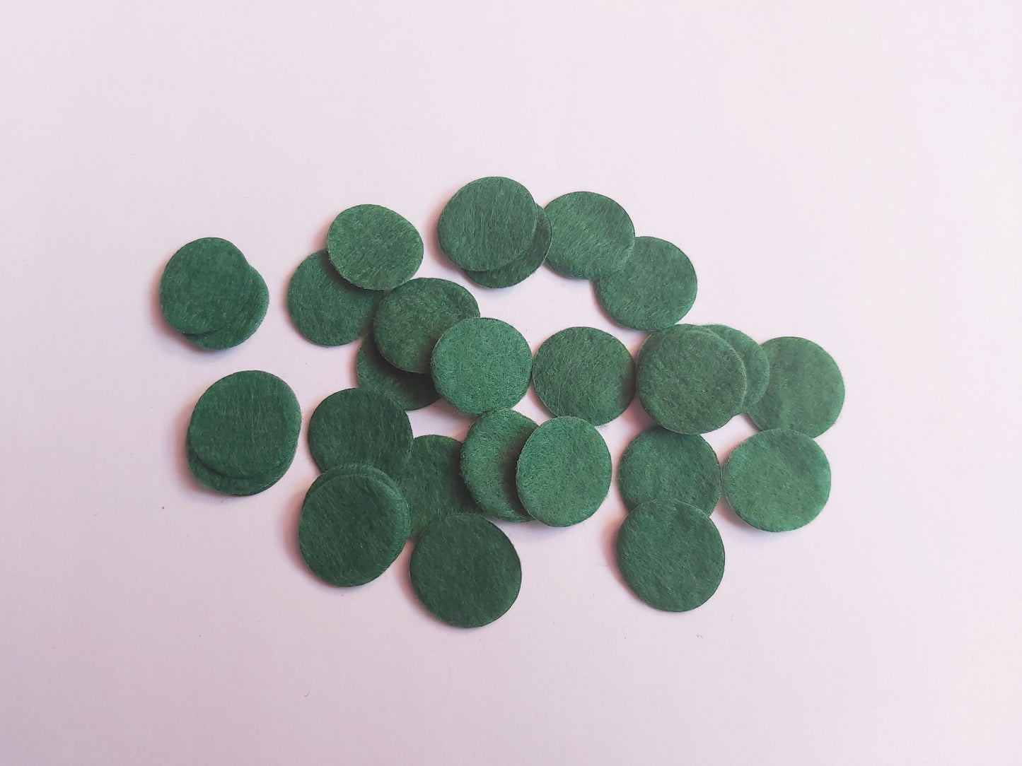 20mm felt circles - dark green