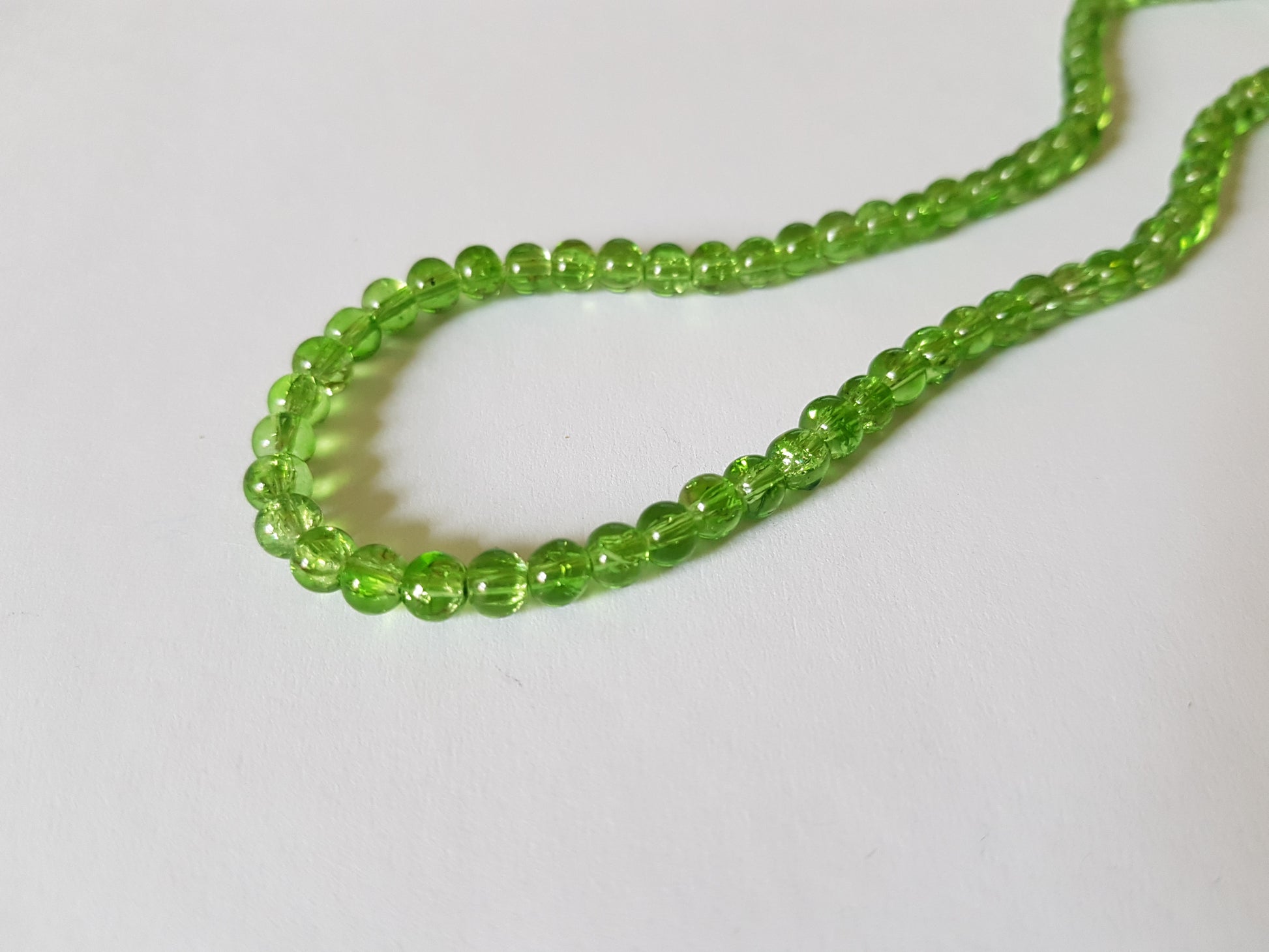  4mm crackle glass beads - fresh green