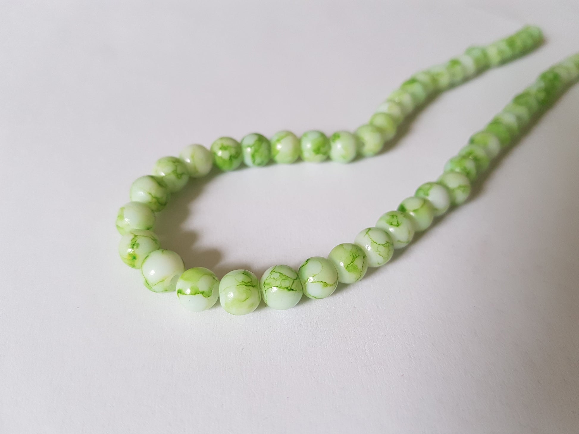 6mm mottled glass round beads - green