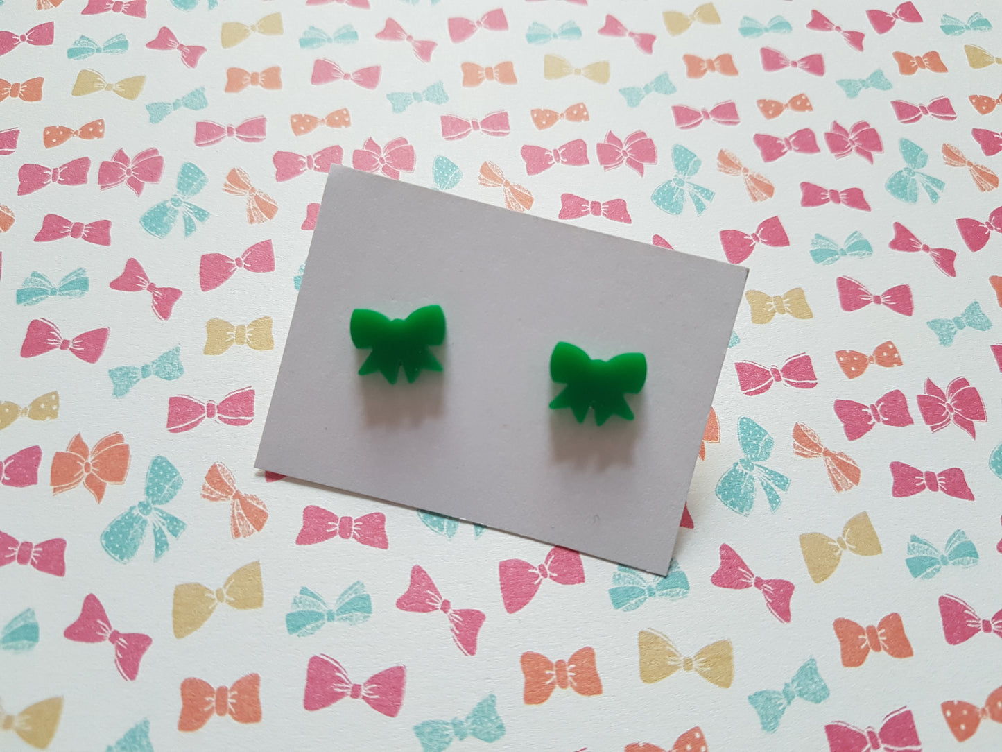 bow stud earrings - green