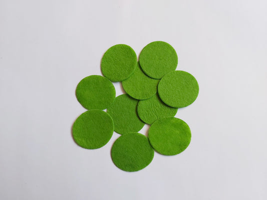 40mm felt circles - green