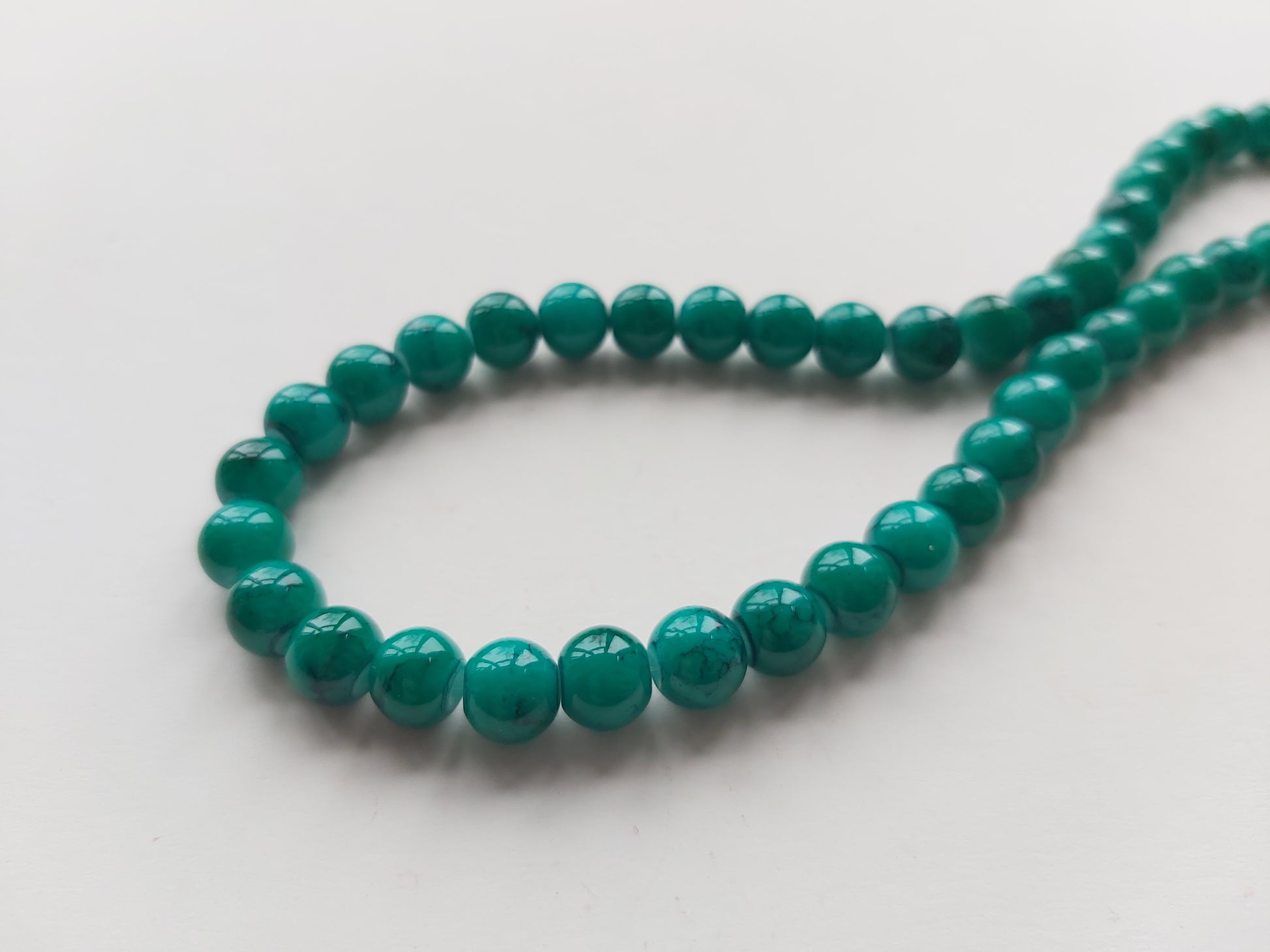 8mm mottled glass beads - green