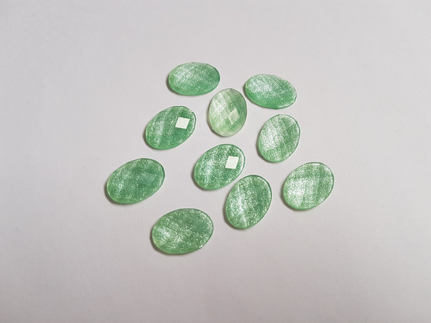 14mm faceted glitter resin oval cabochons - green