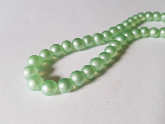 8mm pastel glass round beads - green