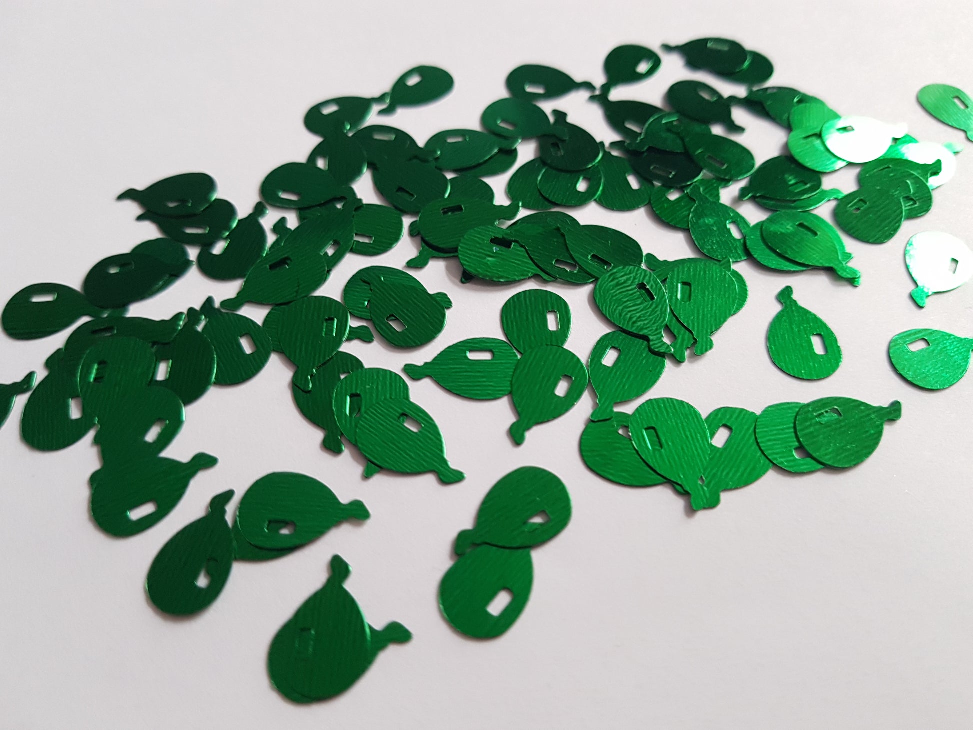 13mm balloon sequins - green