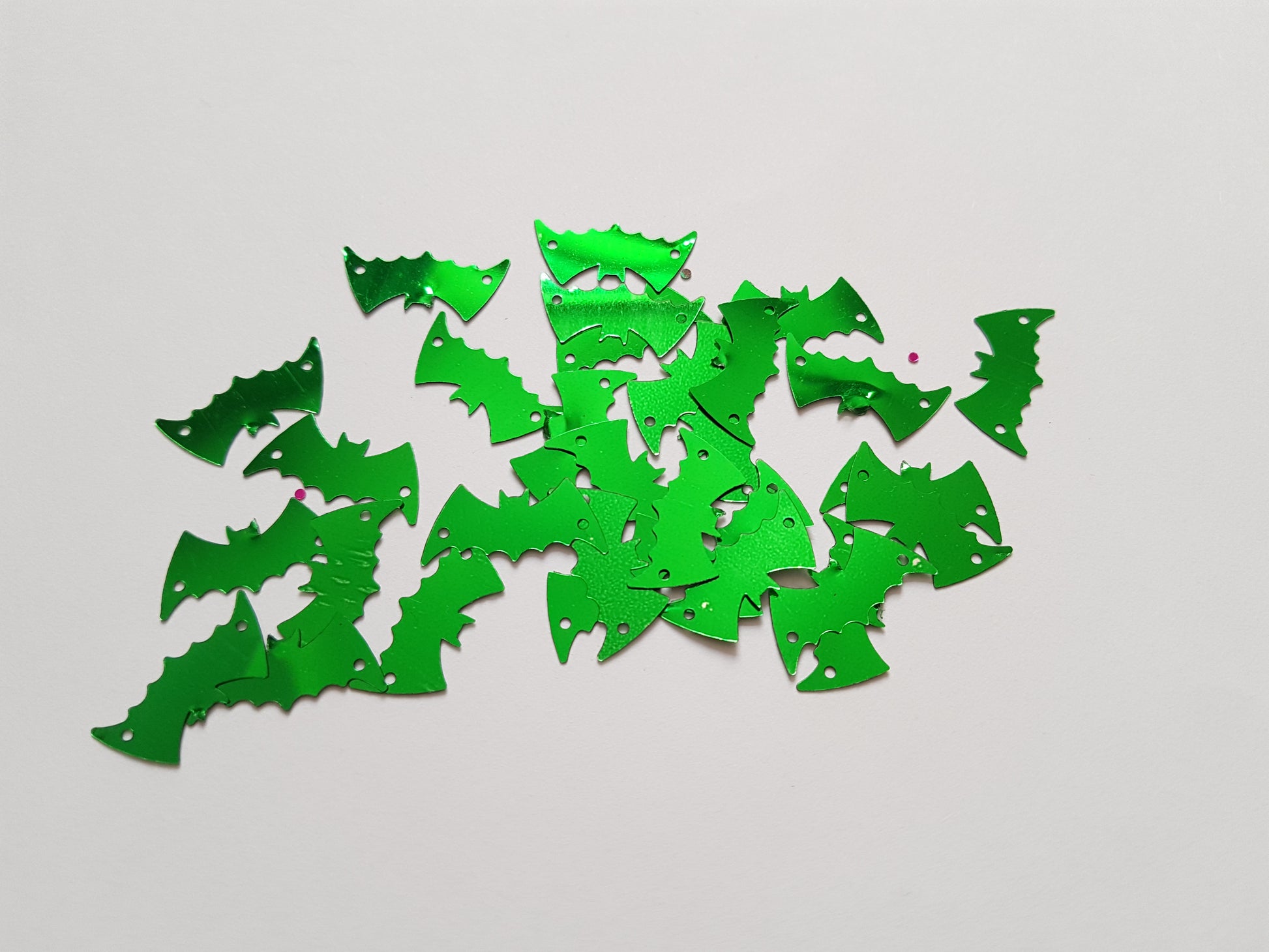 22mm bat sequins - green