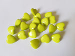 18mm acrylic shanked heart buttons - green