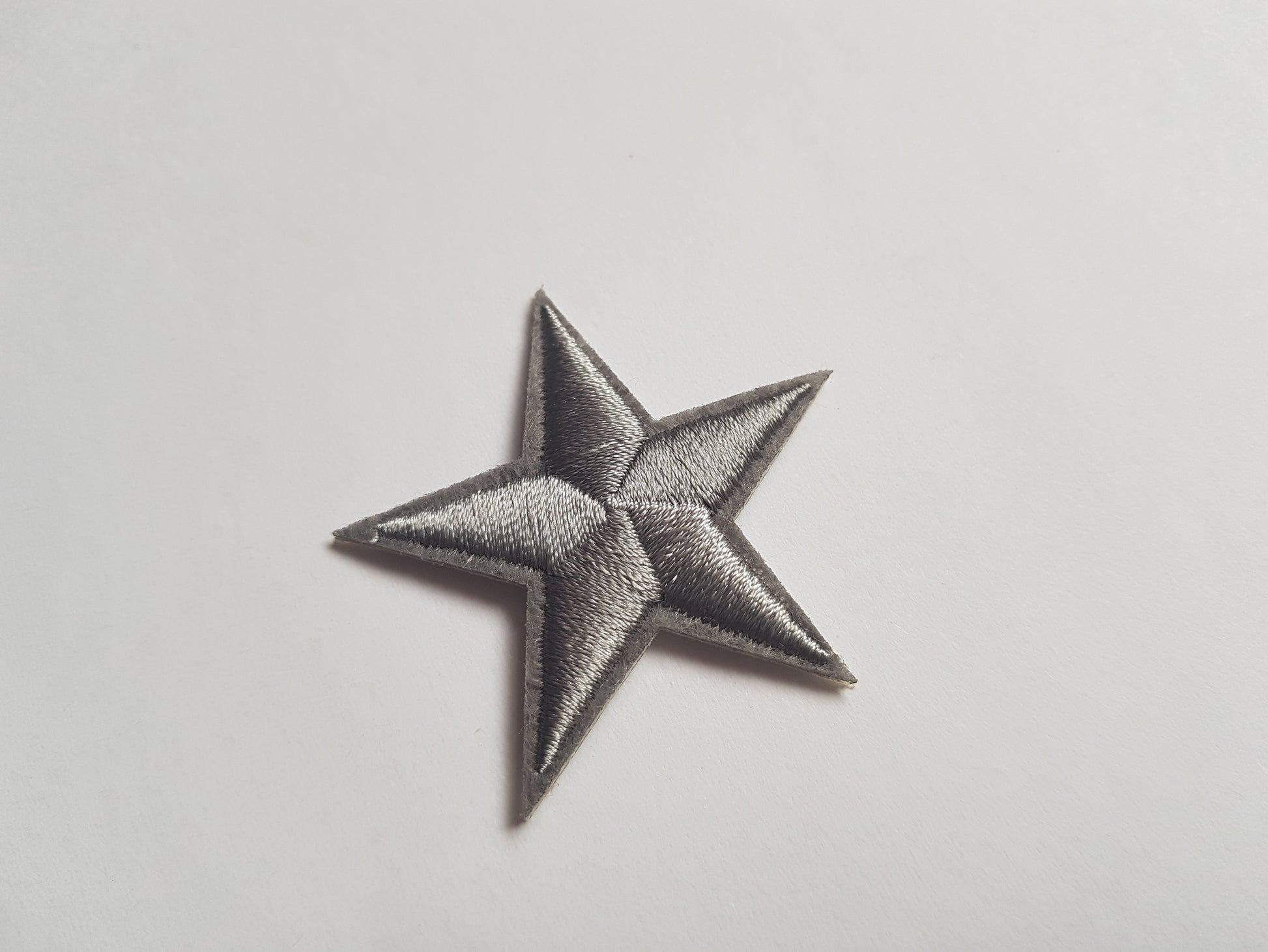 45mm star applique - grey