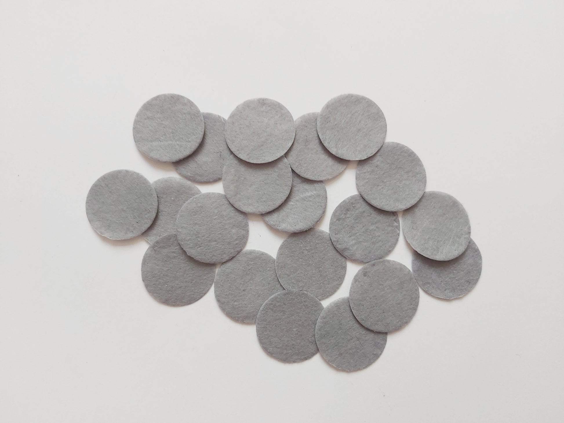 30mm felt circles - grey