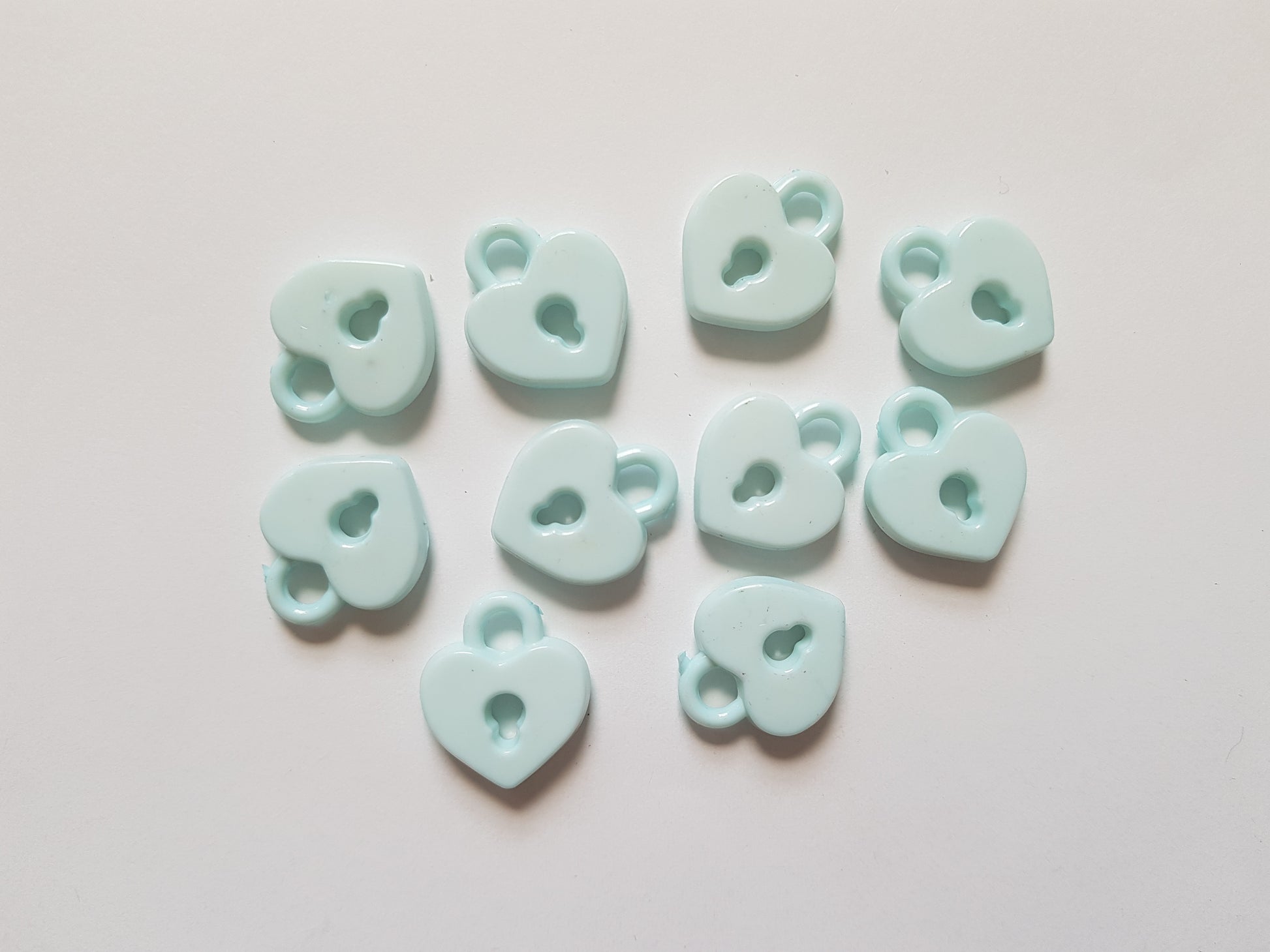 20.5mm acrylic pendants - heart padlock - pale blue