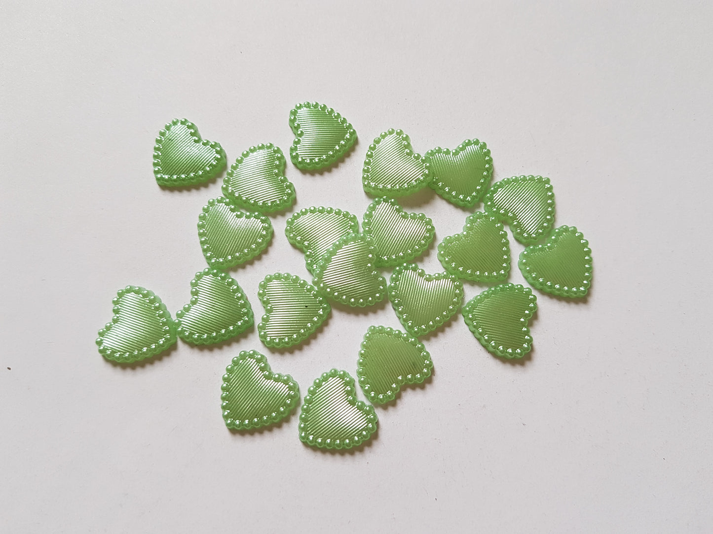 14mm acrylic pearl heart cabochons - pale green