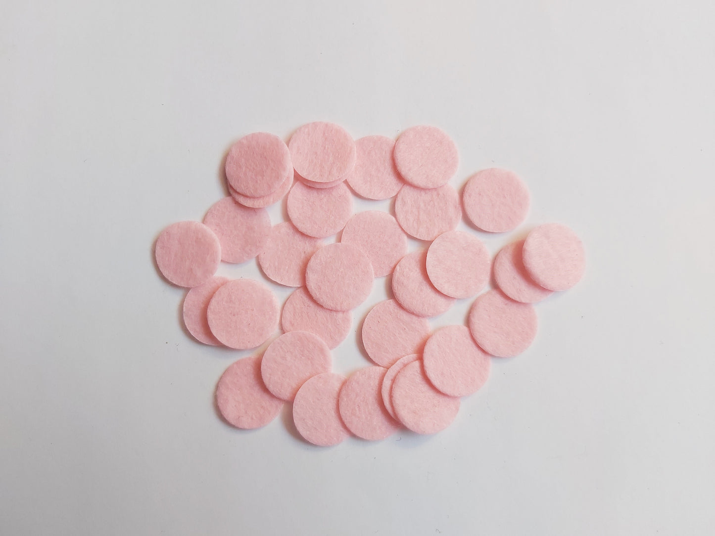 20mm felt circles - pale pink 