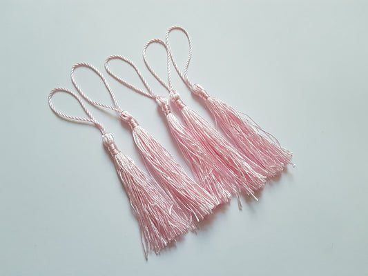 13.5cm tassels - pale pink