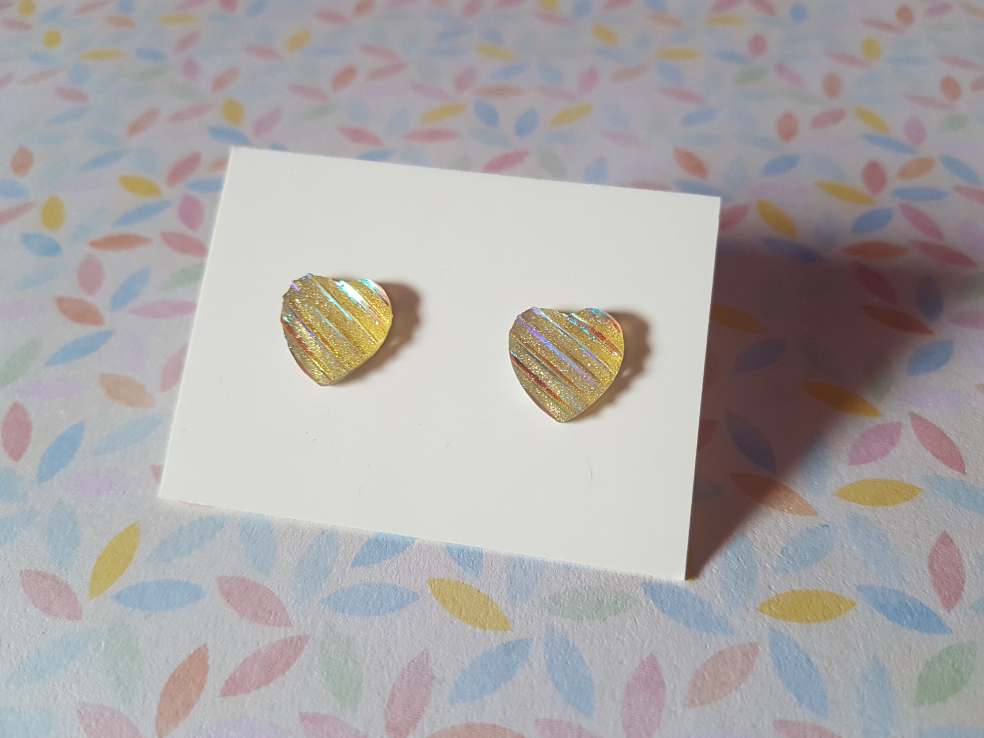 druzy striped stud earrings - heart - pale yellow