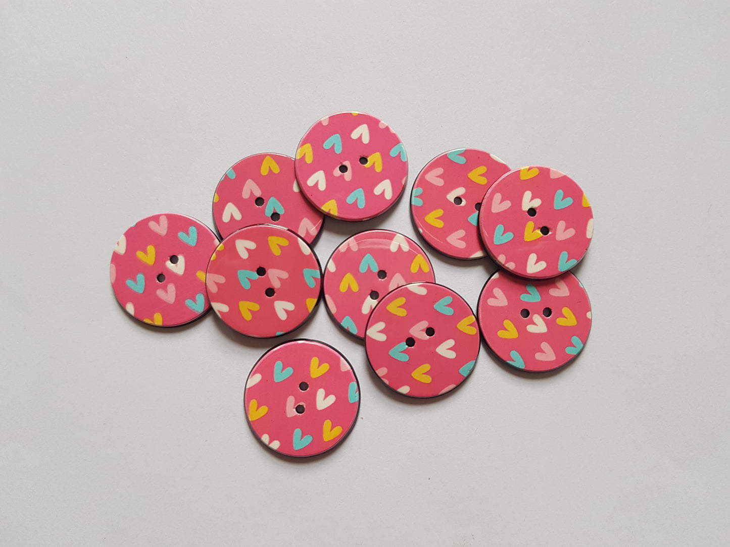 25mm acrylic buttons - heart pattern - pink