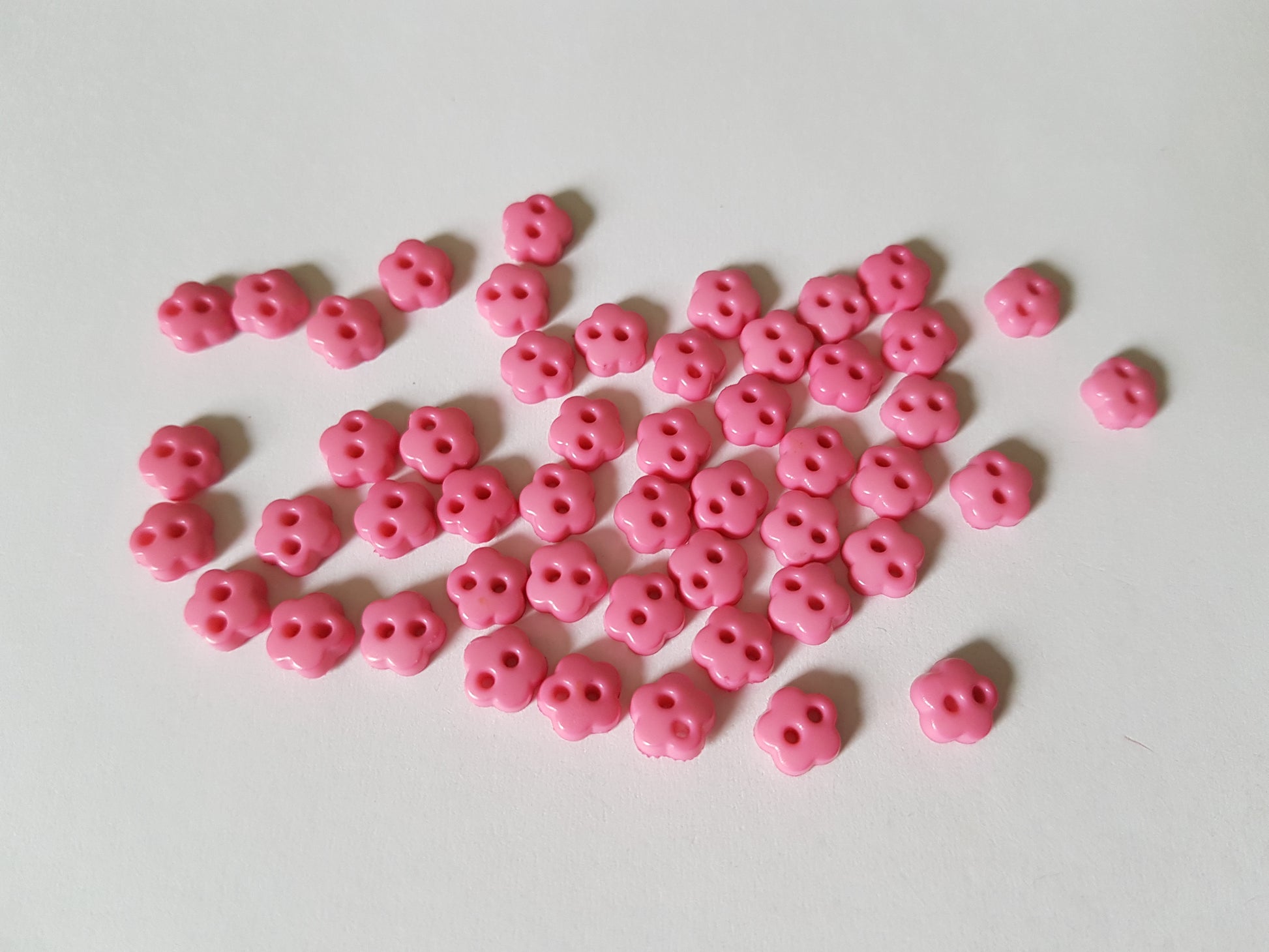 6mm flower buttons - pink 