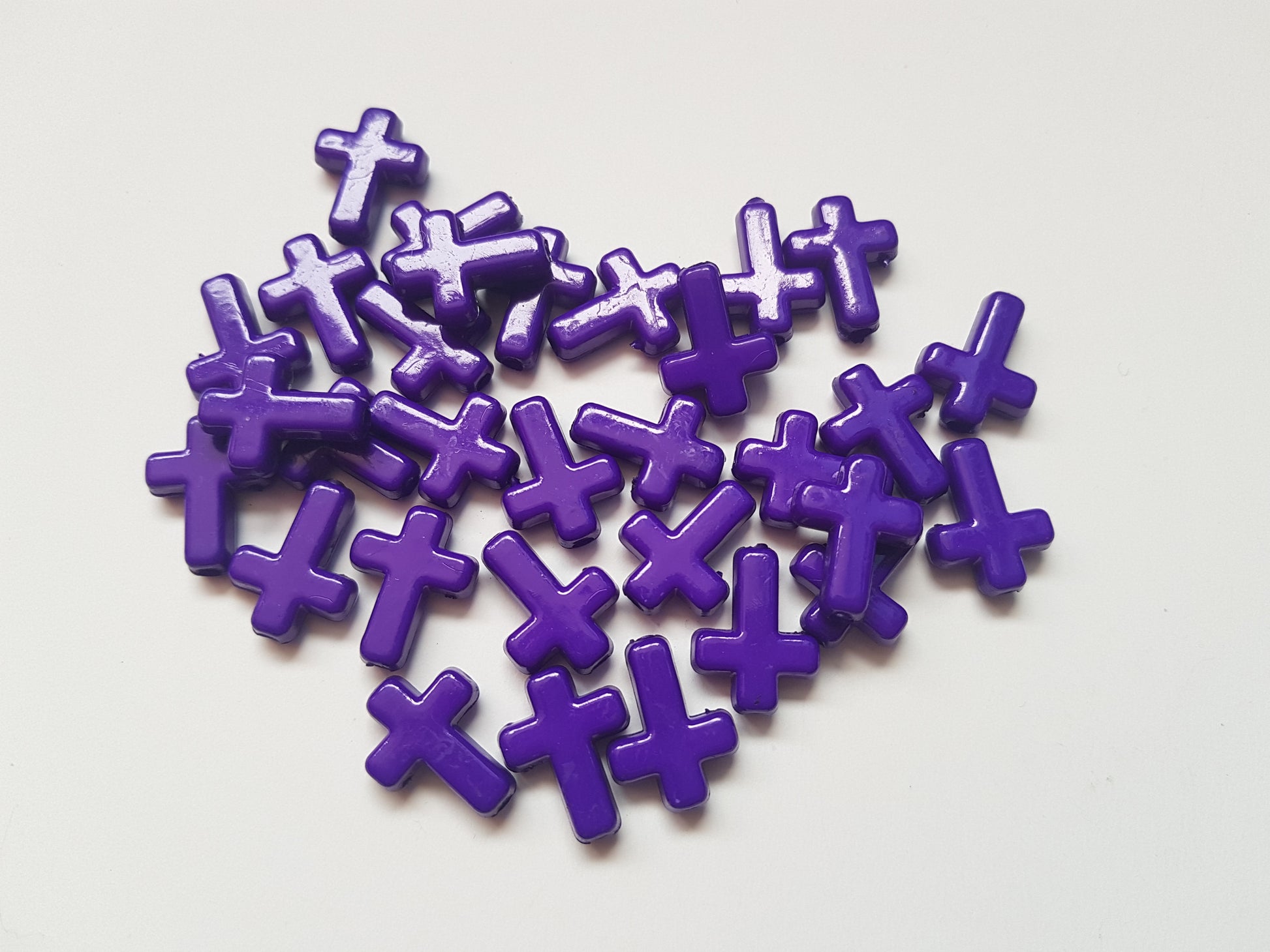 16mm acrylic cross beads - purple