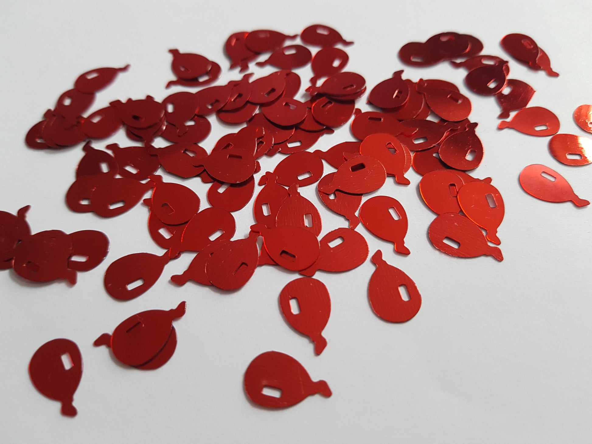 13mm balloon sequins - red