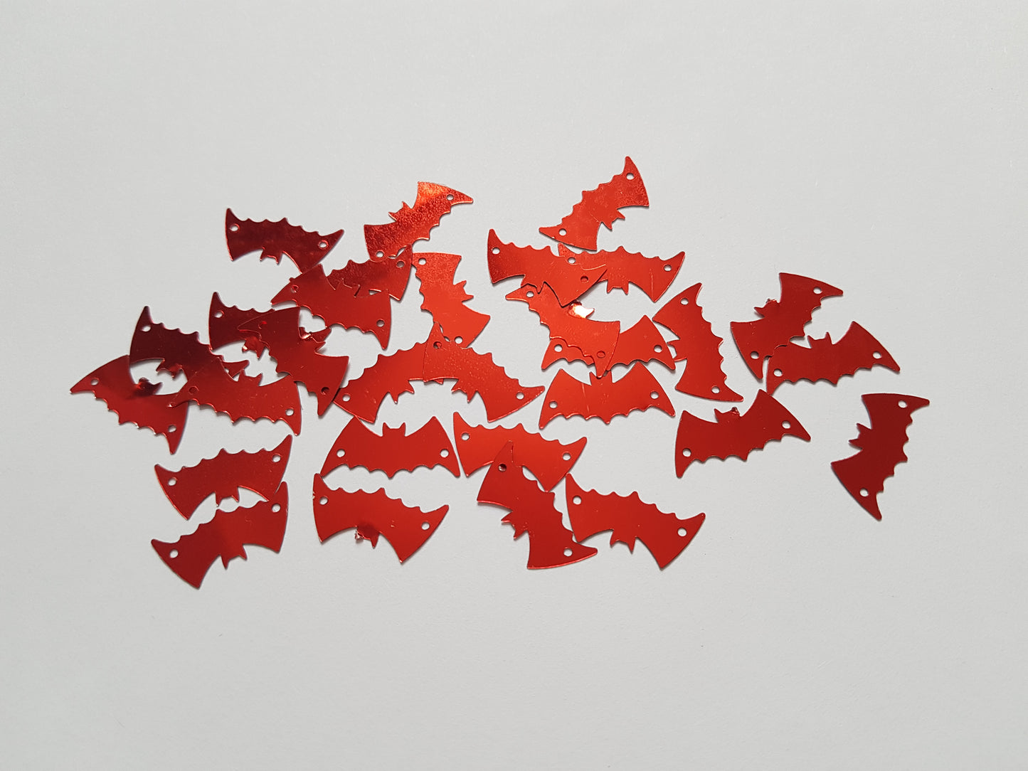 22mm bat sequins - red