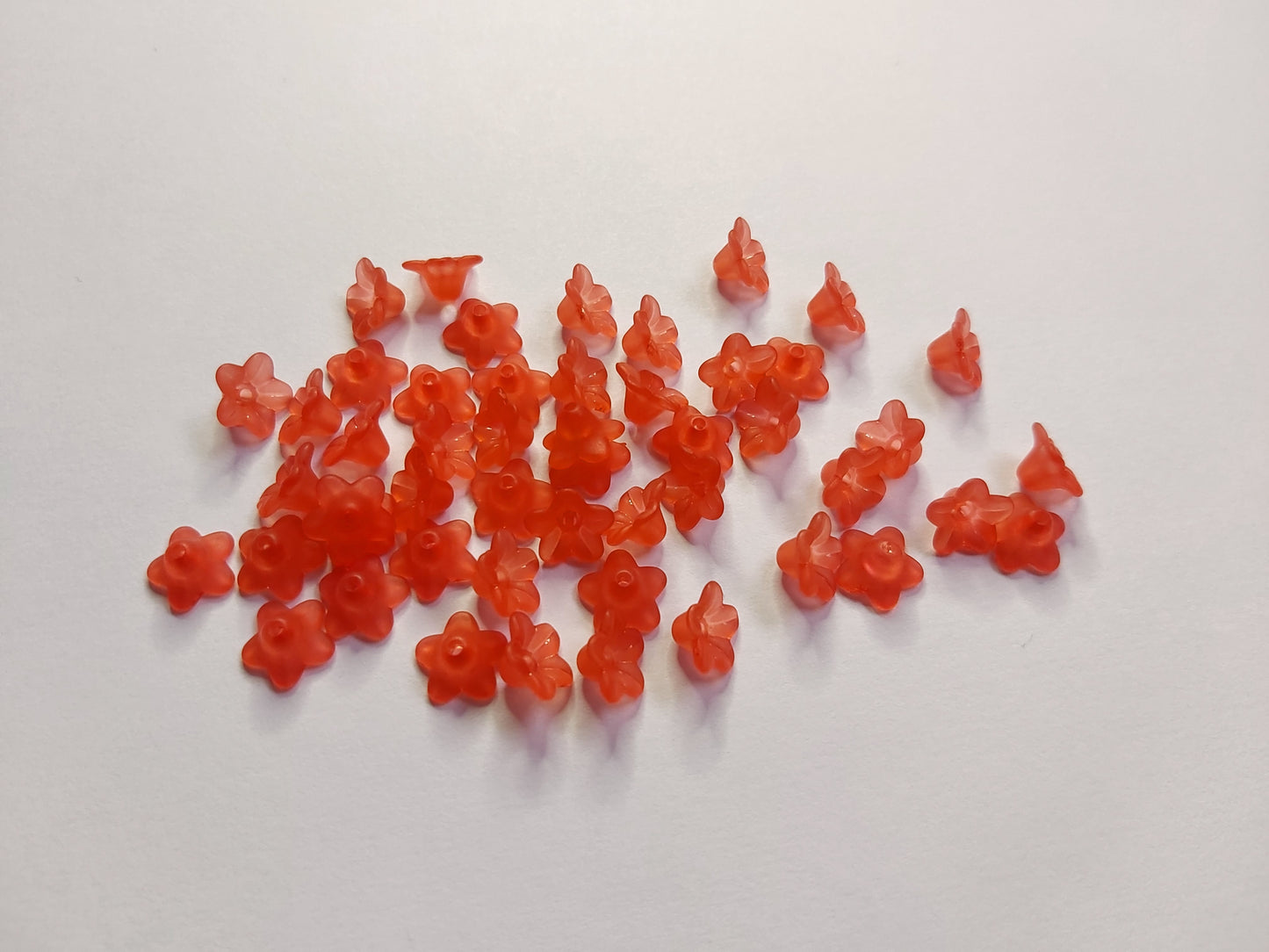 10mm frosted acrylic flower beads - red