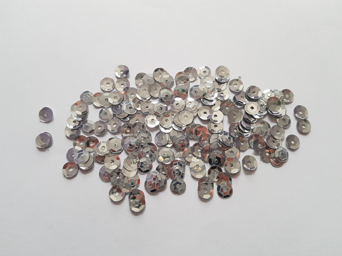 7mm cupped round sequins - silver