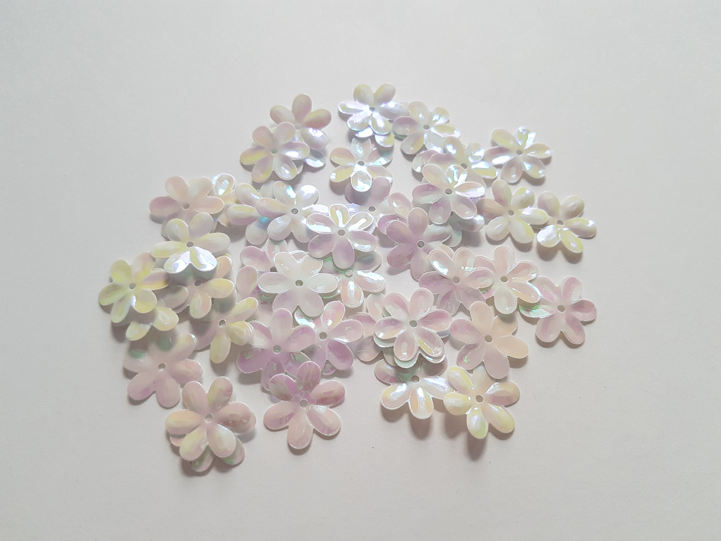 15mm AB flower sequins - white