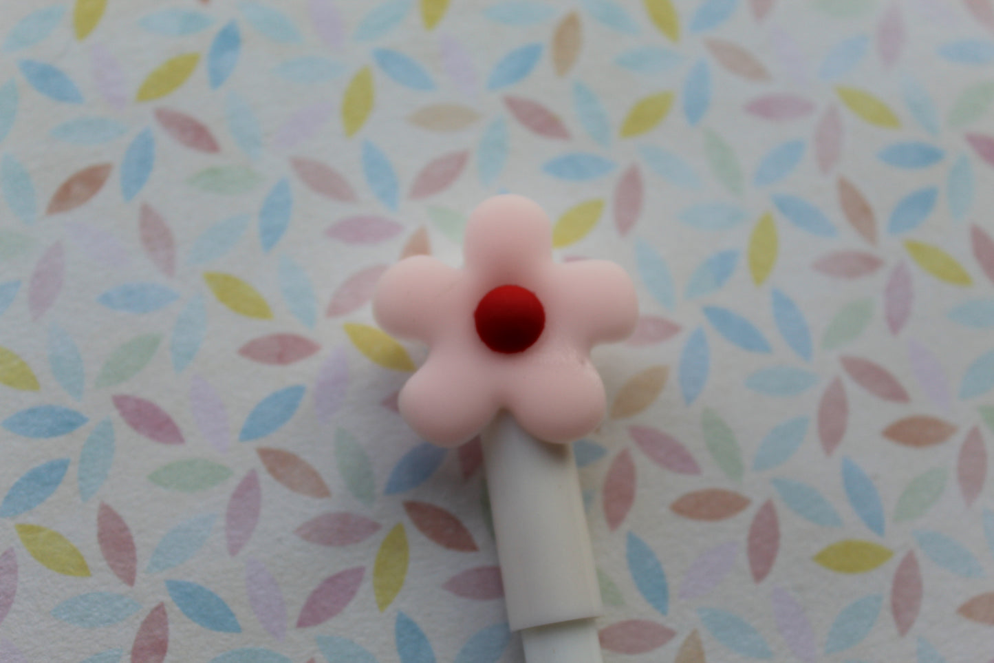 flower pen - white