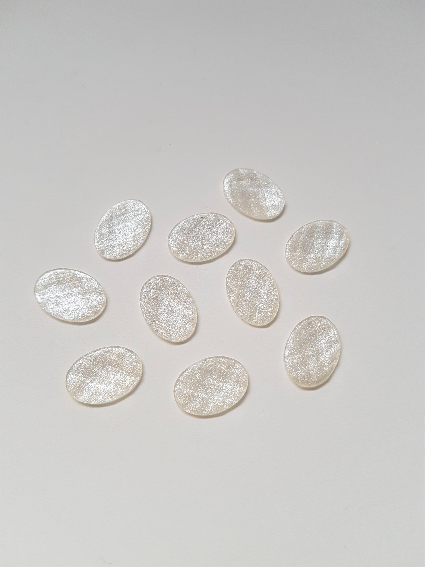 14mm faceted glitter resin oval cabochons - white