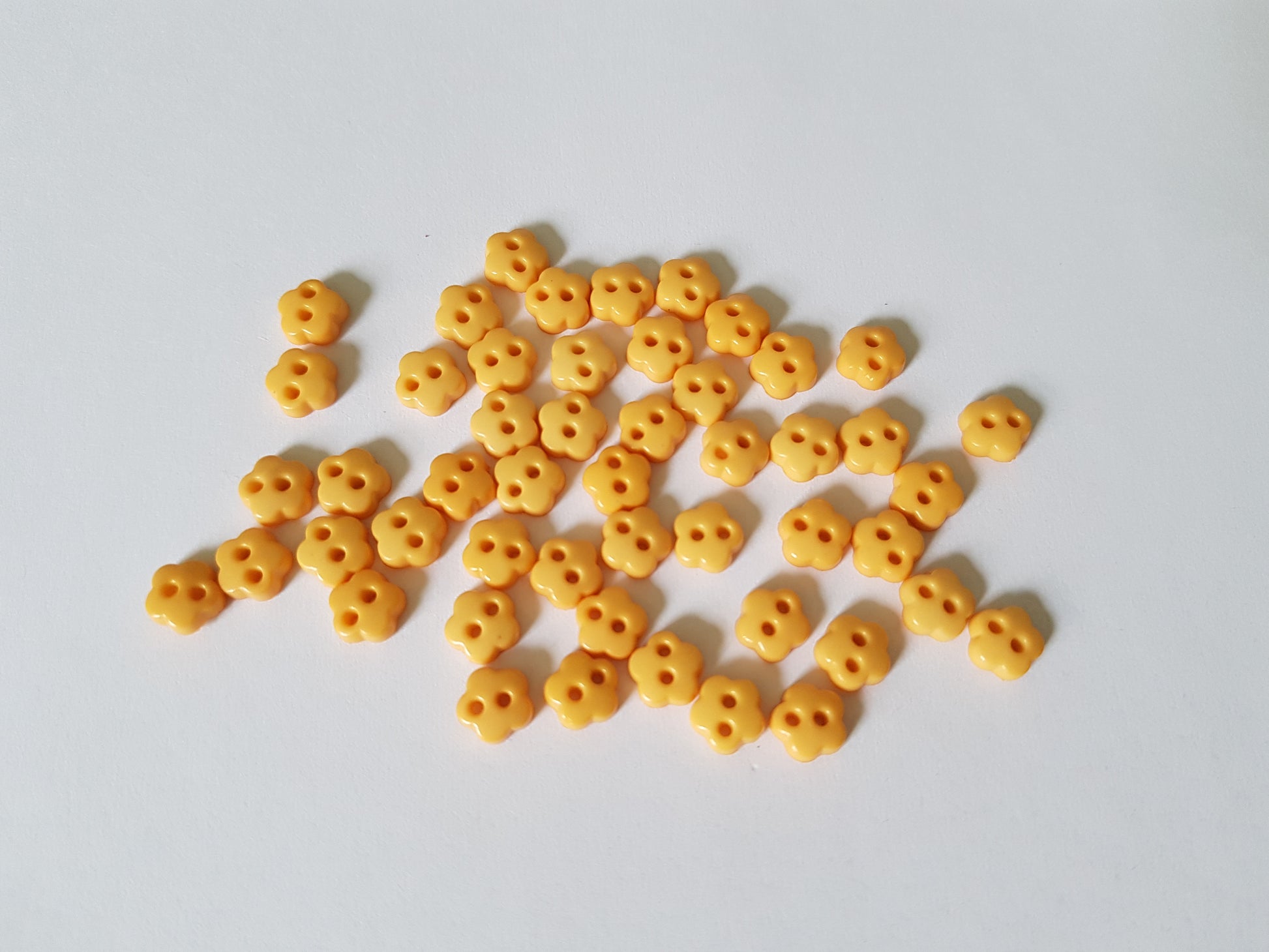 6mm flower buttons - yellow