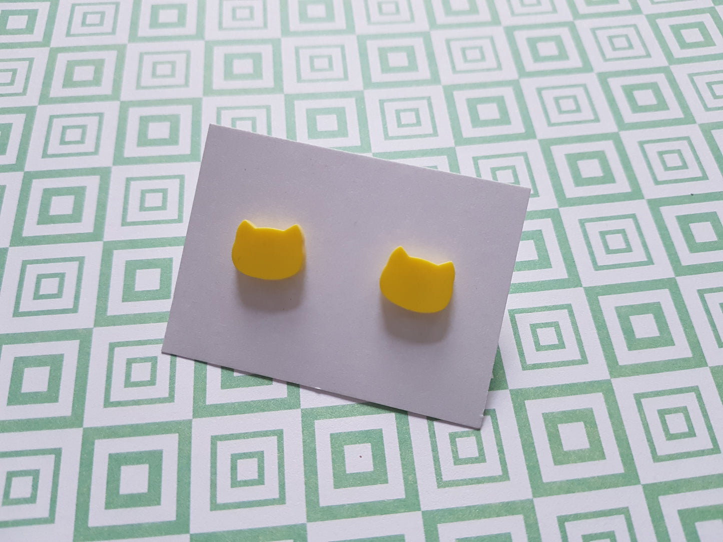 cat stud earrings - yellow