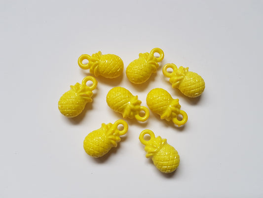 23mm acrylic pineapple pendants - yellow