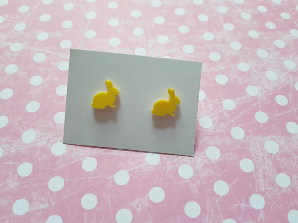 rabbit stud earrings - yellow 